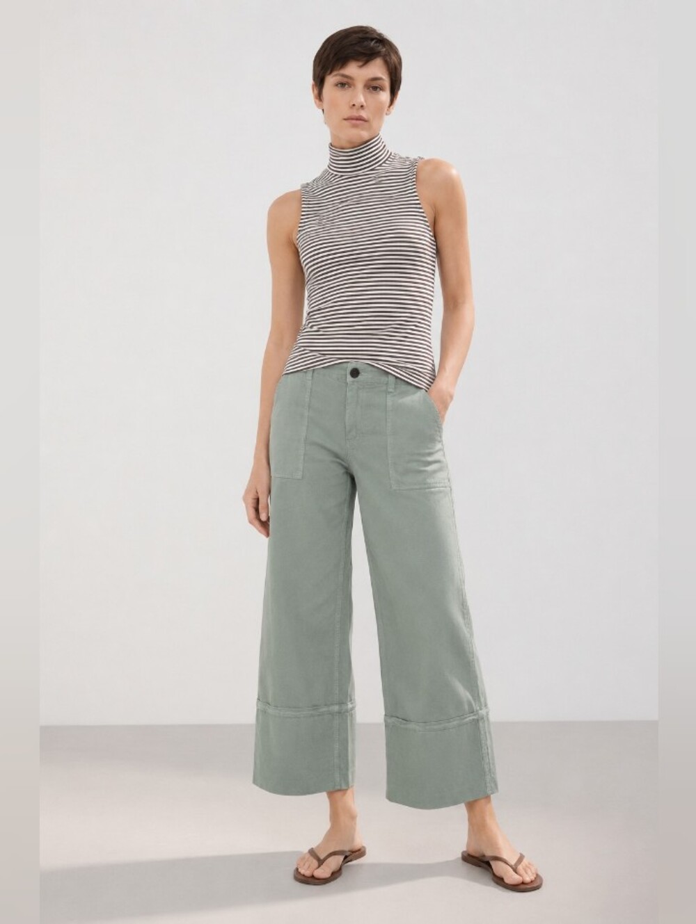 Zara Light Sage Green Utility Pants Size Medium 32in waist 23in Inseam.